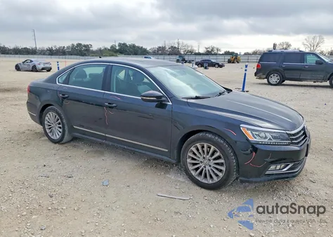 2016 Volkswagen Passat Se z USA, uszkodzony, nr VIN 1VWBS7A30GC024289